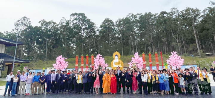 參與佛誕節慶典大會的各界貴賓留念大合影