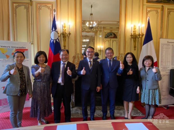 阮昭雄（中）於5月26日拜會駐法國代表處