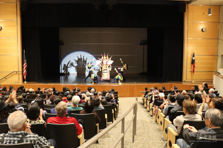 三太子帶動臺上臺下同歡