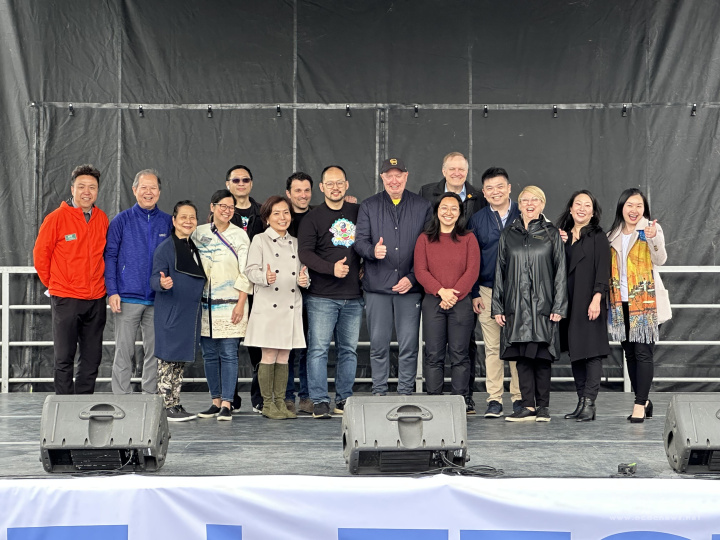 加國三級議會議員及Burnaby市長Mike Hurley等多位加國政要出席開幕典禮，肯定主辦單位對推展多元文化的貢獻