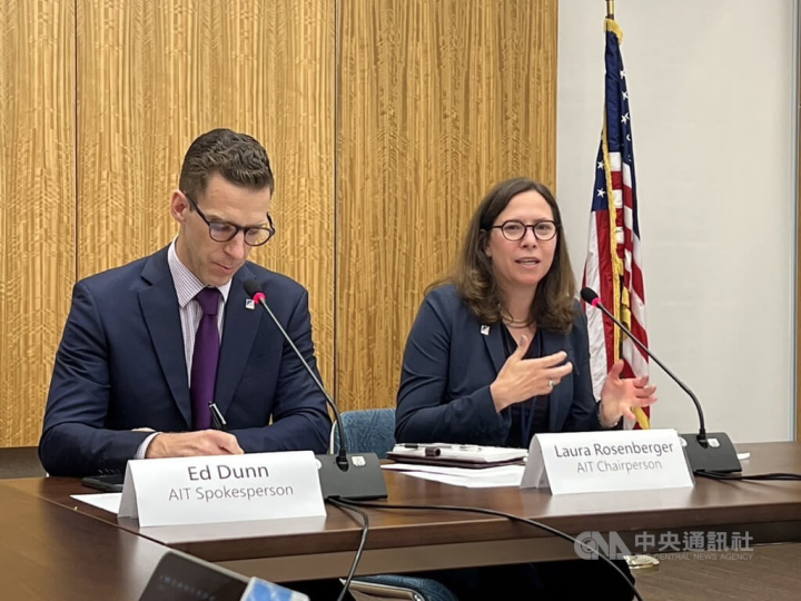 American Institute in Taiwan (AIT) Chair Laura Rosenberger (right) and AIT spokesperson Ed Dunn are seen in Taipei Monday.
