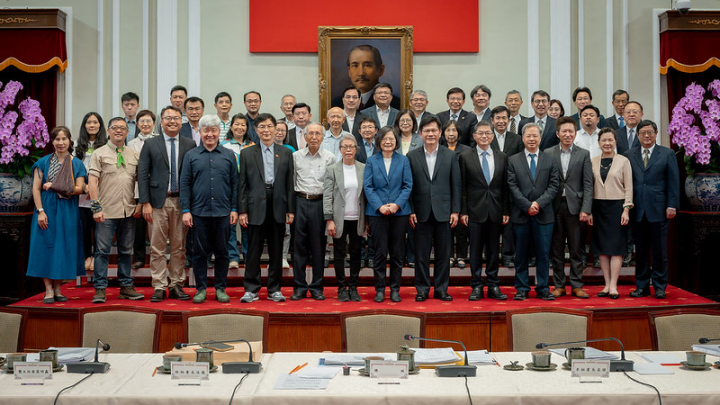 總統與「2023全國NGOs環境會議環保團體代表」合影