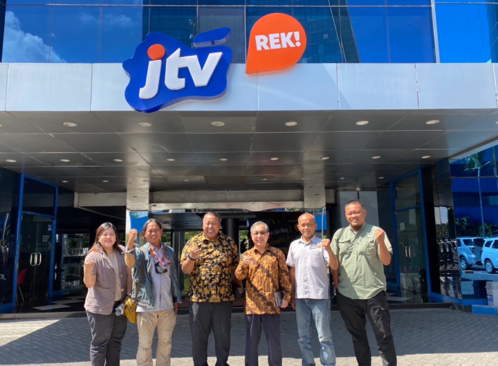 邱陳煜拜訪東爪哇味十足的JTV電視台