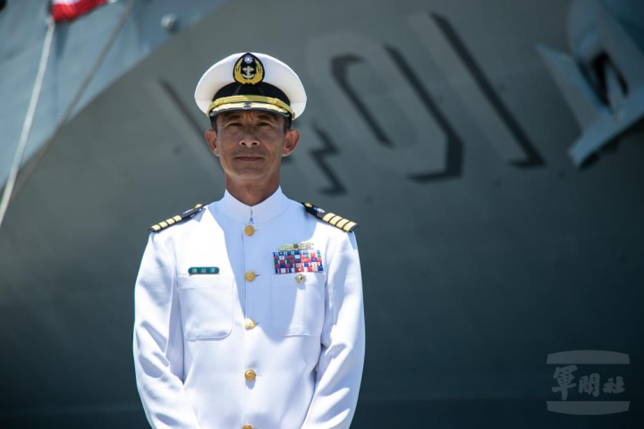 艦長陳上校表示，能夠接下首任艦長職務，內心倍感榮耀與責任重大。（軍聞社記者林庭暉攝）