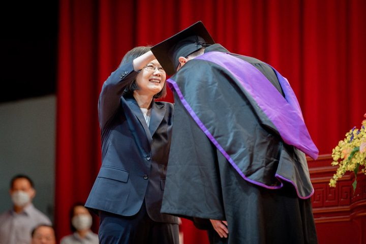 總統出席「中央警察大學112年聯合畢業典禮」