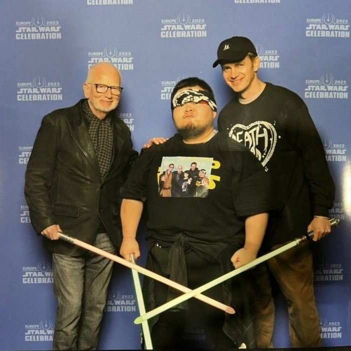 From left: Ian McDiarmid, Makoto Tsai, and Hayden Christensen cross blades at this year's Star Wars Celebration in London. Photo courtesy of Makoto Tsai