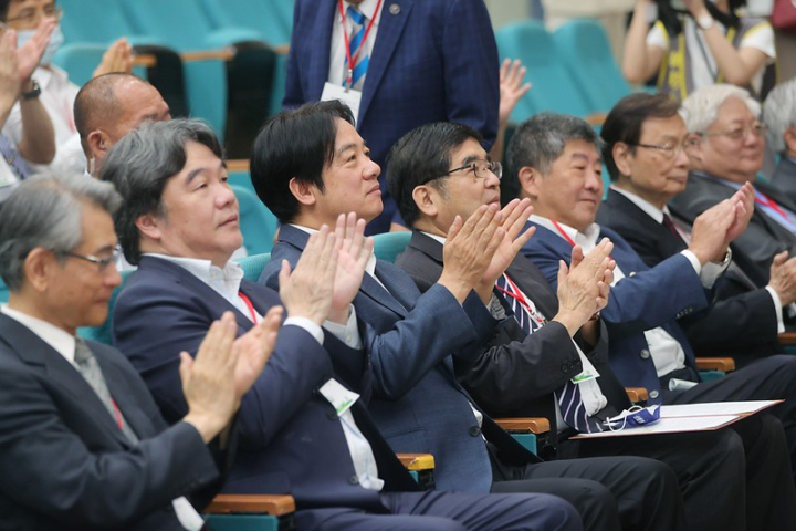 賴清德副總統3日上午出席「臺北市公共衛生師公會成立大會」
