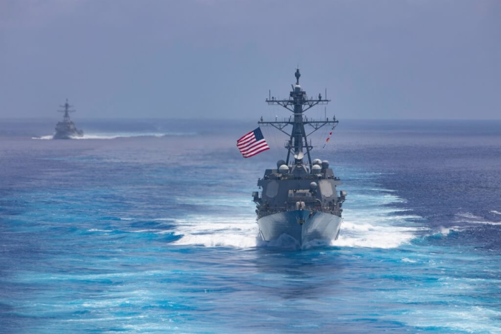 圖為美軍勃克級飛彈驅逐艦韋恩梅爾號參與聯合演習。（圖取自facebook.com/7thfleet）