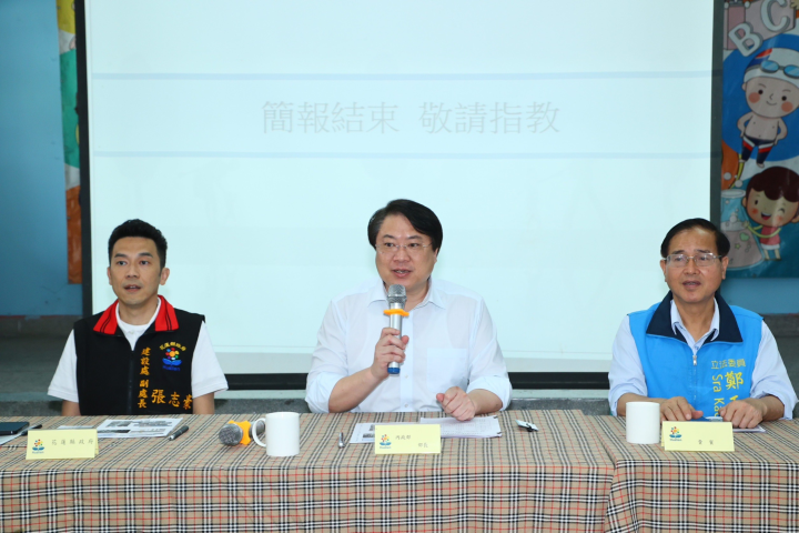 內政部林右昌視察花蓮中央路蓮中央路及明廉國小交通改善工程與地方進行交流