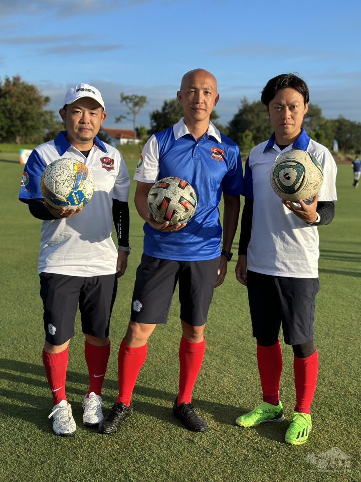 Group photo taken before the official start of the competition on June 1st.
