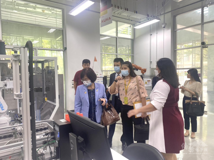 參訪正大管理學院