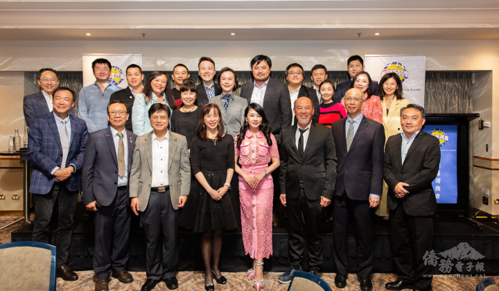 2023年澳洲臺灣商會臺商之夜，新卸任會長與貴賓、理監事、幹部合影