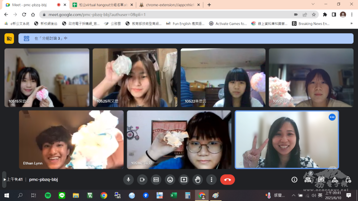 以創意摺紙進行交流增加活動趣味