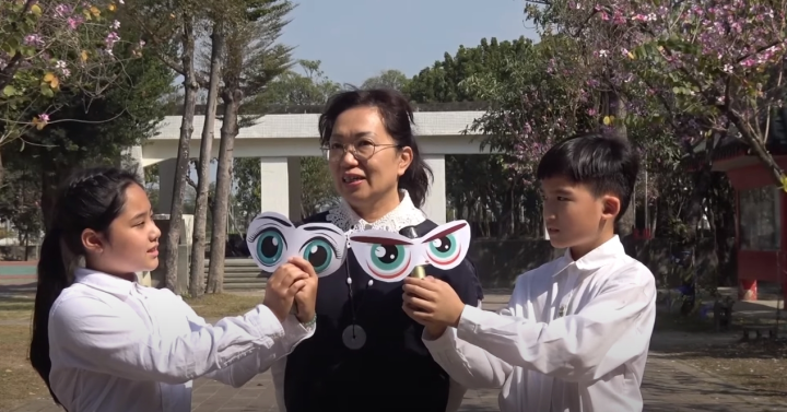 第五名臺南市新化國小校園主播採訪校長學校推動健康促進的策略。