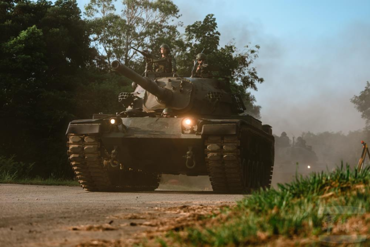 陸軍542旅執行戰備偵巡任務訓練。（青年日報提供）