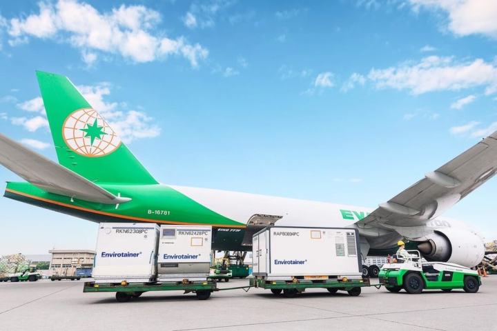 長榮航空8日起以波音777F貨機開闢每週2班多倫多貨運航線，另5月決定新購的1架777F全新貨機，將於年底交機。（長榮航空提供）