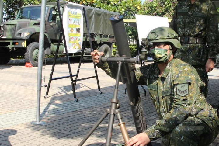 步兵101旅實施「編制武器專長複訓」課程。（陸軍第十軍團提供）