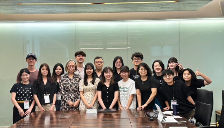第八屆移民工文學獎26日進行決選會議合影留念。(圖擷自Taiwan Literature Award for Migrants臉書粉專)