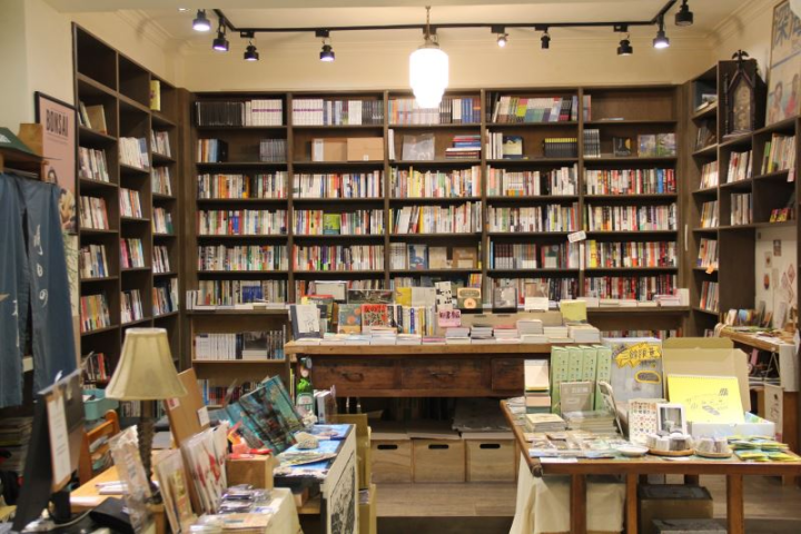 高雄三餘書店串聯多家在地書店，預計分別於鳳山、岡山、旗山、美濃辦理大型藝文閱讀市集