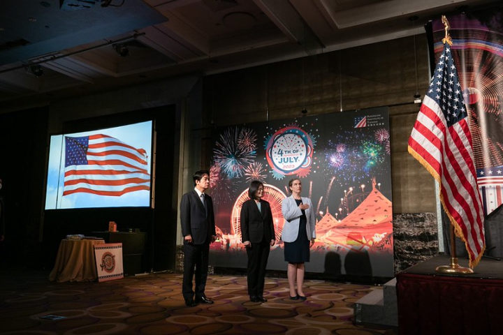 總統偕同副總統出席「美國獨立紀念日酒會」