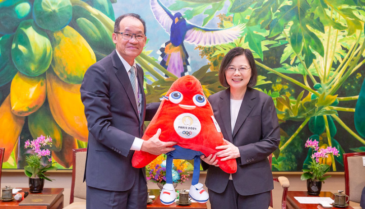 蔡英文總統24日上午接見「世界臺灣商會聯合總會第29屆回國訪問暨投資考察團」