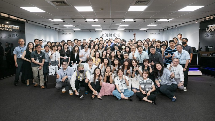 副總統參訪「凱銳光電股份有限公司」