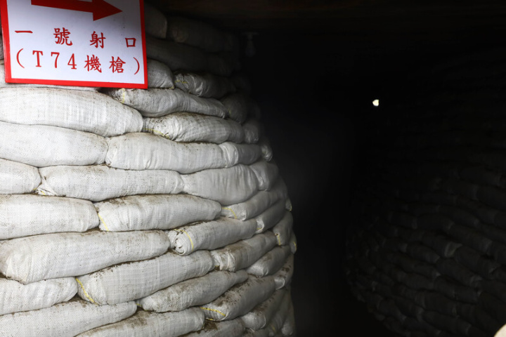 國軍漢光演習7月底進行，此次將延續民國111年科目，於新北八里臨港大道旁實施對抗演練，近期已完成鄰近壕溝地堡整備。