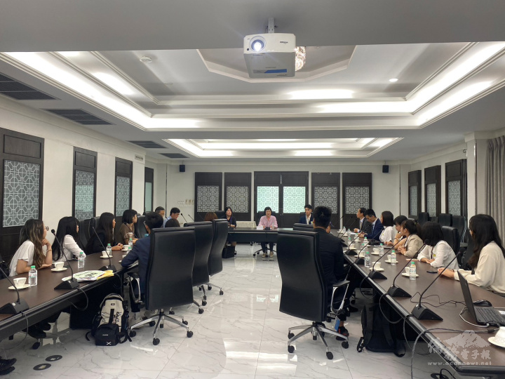 駐泰國代表處代理大使薛秀媚致詞