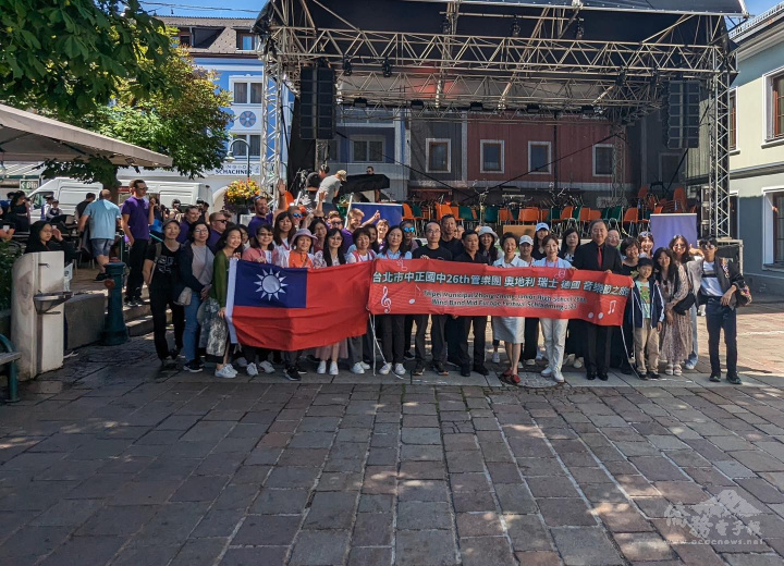 管樂團導師家屬親友共同合影