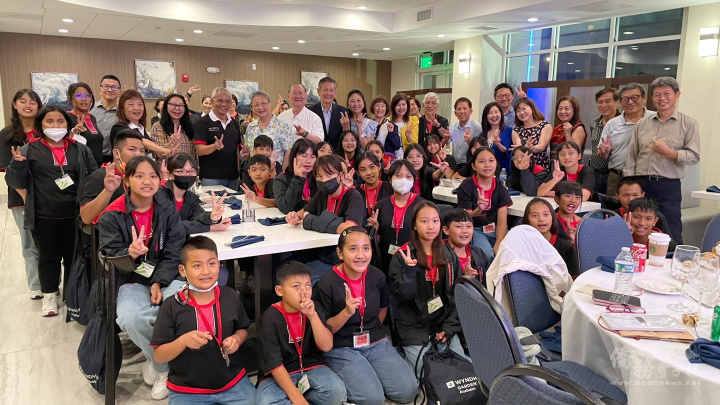 橙縣僑界歡迎原聲合唱團來美西巡演