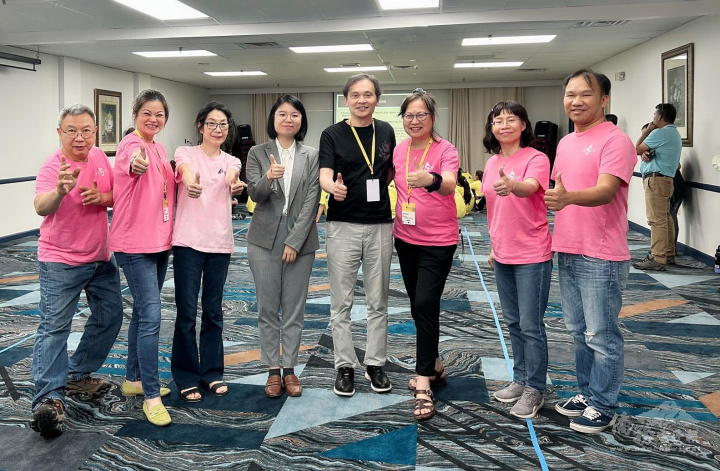 一個好的培訓有賴於工作團隊的盡心盡力，FASCA諮詢導師與義工的付出，功不可沒，左起：龔明遠、林美華、李惠靜、王鈺淇、戴松昌、劉超琦、陳雅玲、鄺迺智