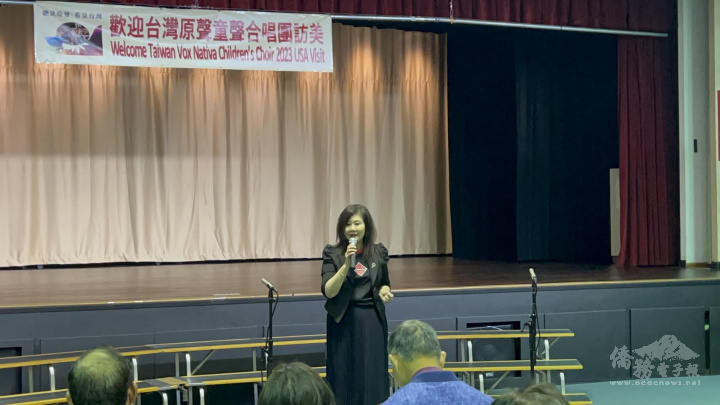 洛杉磯僑界急難救助協會會長劉煥君致詞 