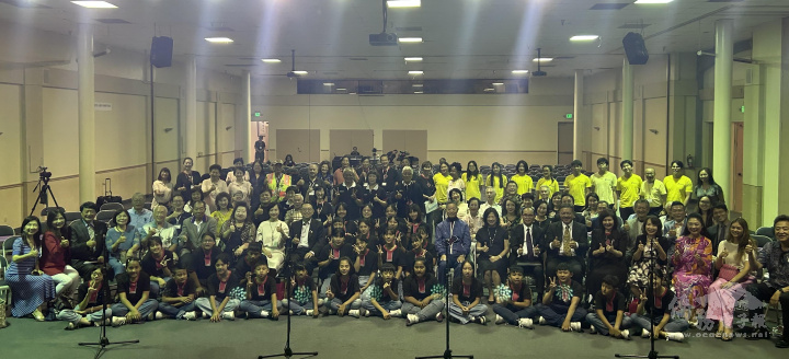 原聲童聲合唱團「聽見原聲 看見臺灣」洛杉磯沙龍音樂會大合照