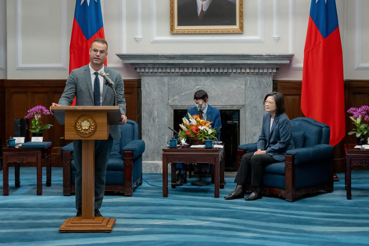 勒海夫·荷哲諾（Yorai Lahav-Hertzanu）議員致詞