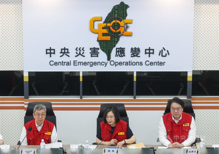 President Tsai Ing-wen (center), accompanied by Premier Chen Chien-jen and the Minister of the Interior, speaks during her visit to the Central Emergency Operation Center in Taipei Thursday. CNA photo Aug. 3, 2023