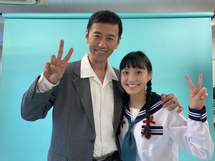 日台棒球交流100週年紀念音樂劇「KANO～1931邁向甲子園的2000公里～」的期間限定特別舞台，加入台灣演員陳希瑀（右），飾演女主角「花子」一角，日本演員大浦龍宇一（左）飾演她的父親。（寶麗來提供）