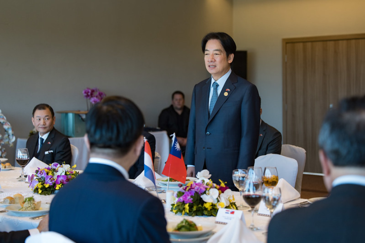 「副總統特使團出席巴拉圭共和國新任總統貝尼亞就職典禮」午宴巴拉圭國會參議院議長歐斐拉及眾議院議長拉多雷，並致詞