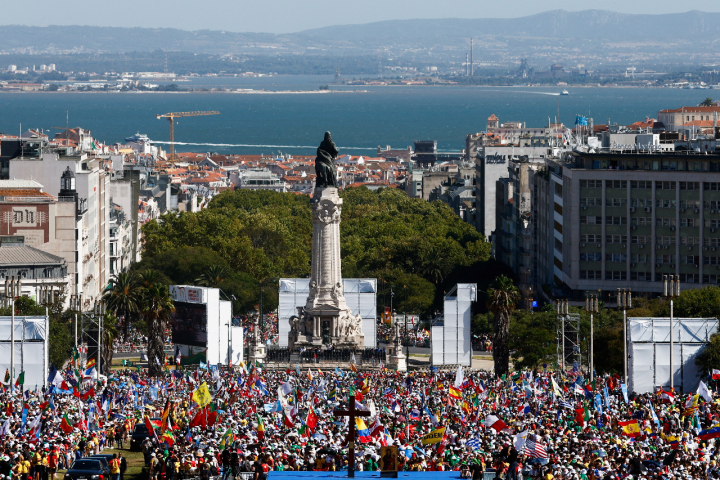 慶祝世界青年日，50萬青年齊聚里斯本歡迎教宗。(路透社/達志影像)