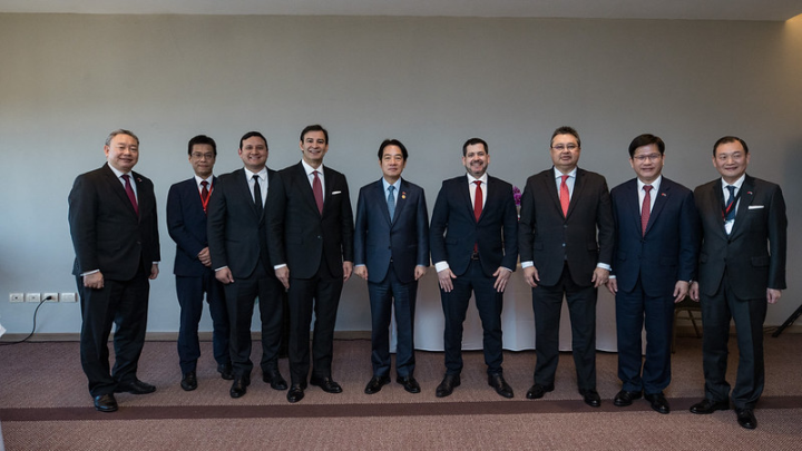 「副總統特使團出席巴拉圭共和國新任總統貝尼亞就職典禮」午宴巴拉圭國會參議院議長歐斐拉及眾議院議長拉多雷