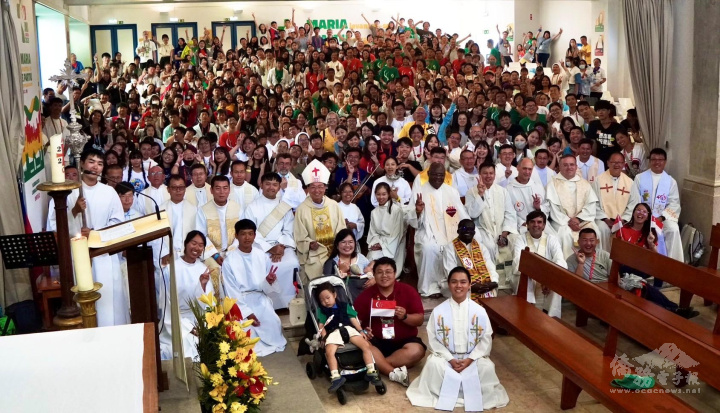 中文講堂要理講授現場集結超過500名華語青年。（攝影︰蔡宗穎/臺灣天主教會主教團青年組提供）