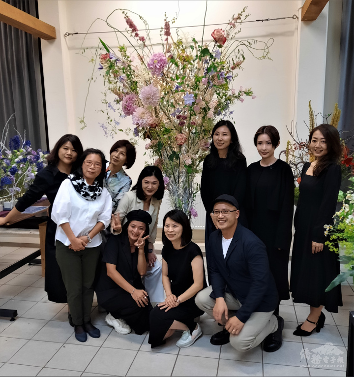 學員們與作品合影