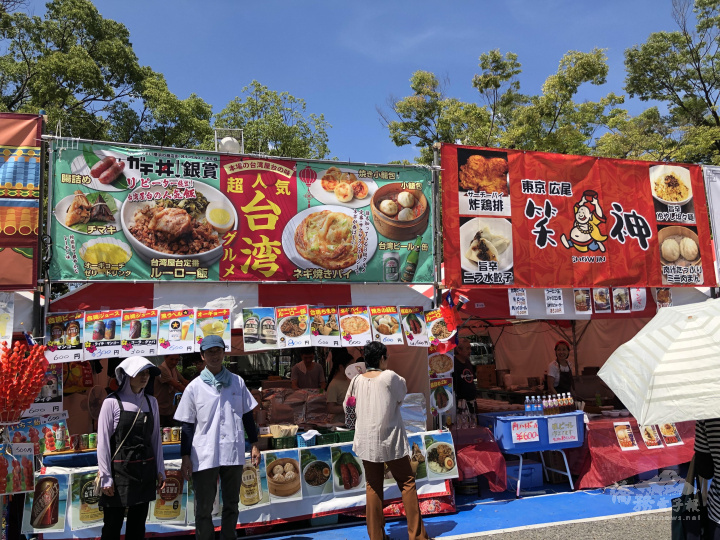 各式各樣臺灣美食攤位