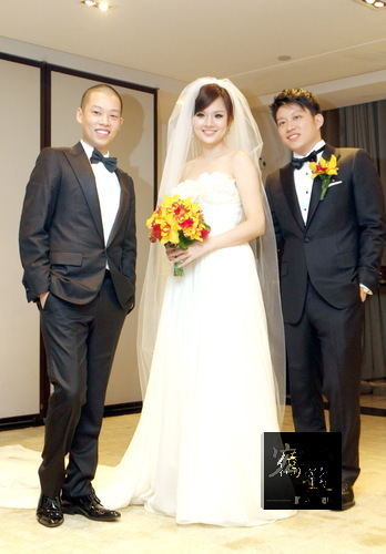 Jason Wu designed this wedding gown for his sister-in-law.
 吳季剛為嫂嫂設計的婚紗，簡單優雅充滿幸福感。