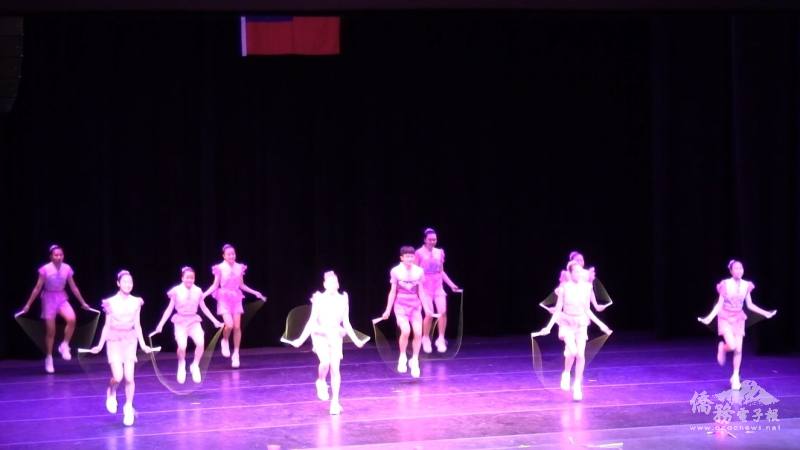 跳繩編導引人入勝，團員表演出彩。