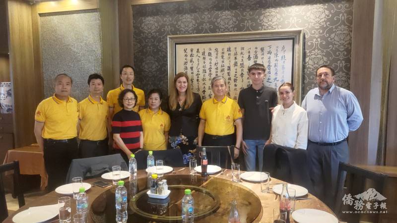 巴拉圭華人慈善基金會邀請巴拉圭新任衛福部長及其眷屬一同餐敘