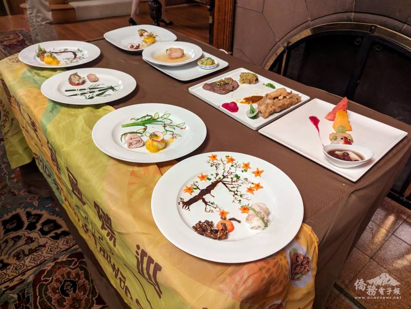 兩位廚師精心準備的料理