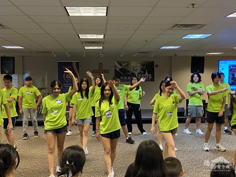 助教們帶來青春的舞蹈表演