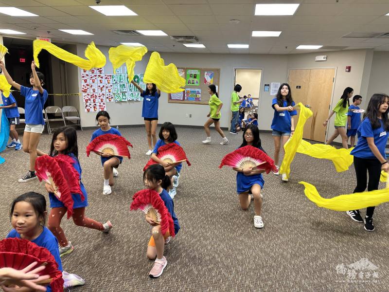 展現中華傳統之美的扇子舞