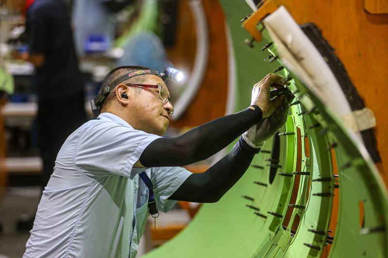 歐美客機製造大廠波音（Boeing）及空中巴士（Air Bus）預估，2023年到2025年間，全球航空運輸量應可回復到疫情前水準，評估2023年到2042年，新機需求逾4萬架。圖為漢翔民用客機零組件產線。