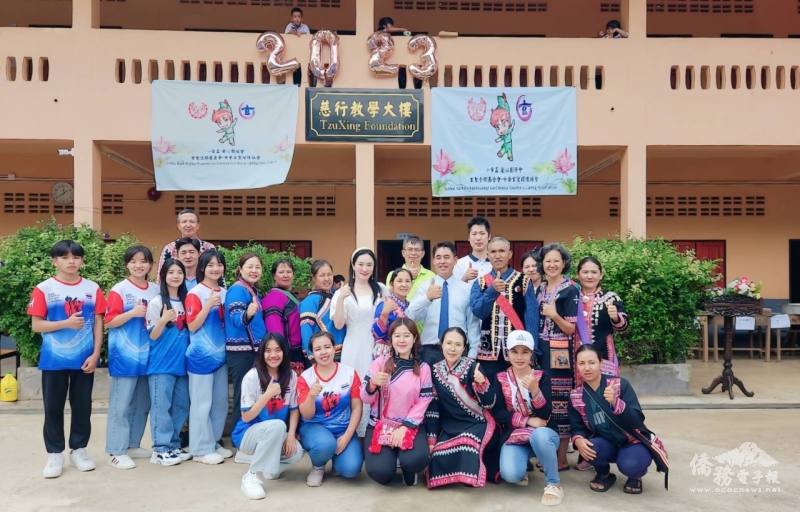 村民家長師生代表合影